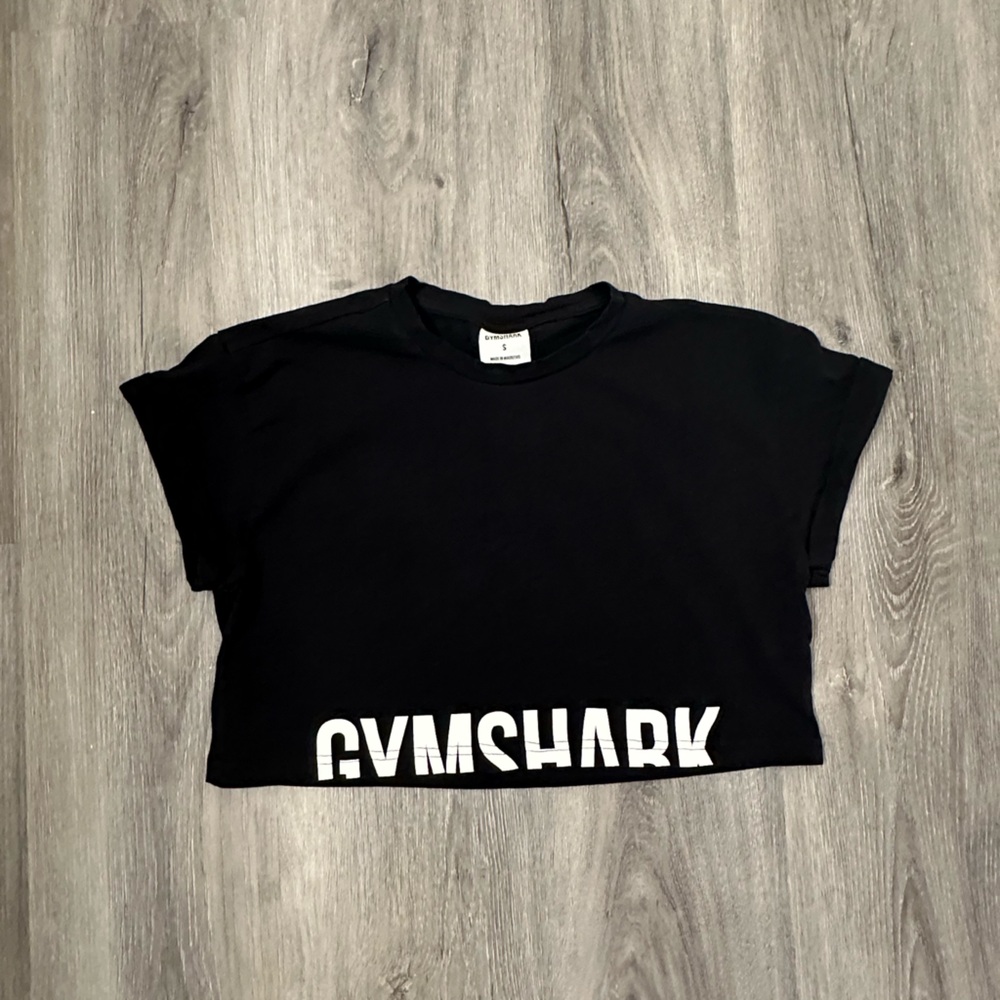 Gymshark black cropped t-shirt size small